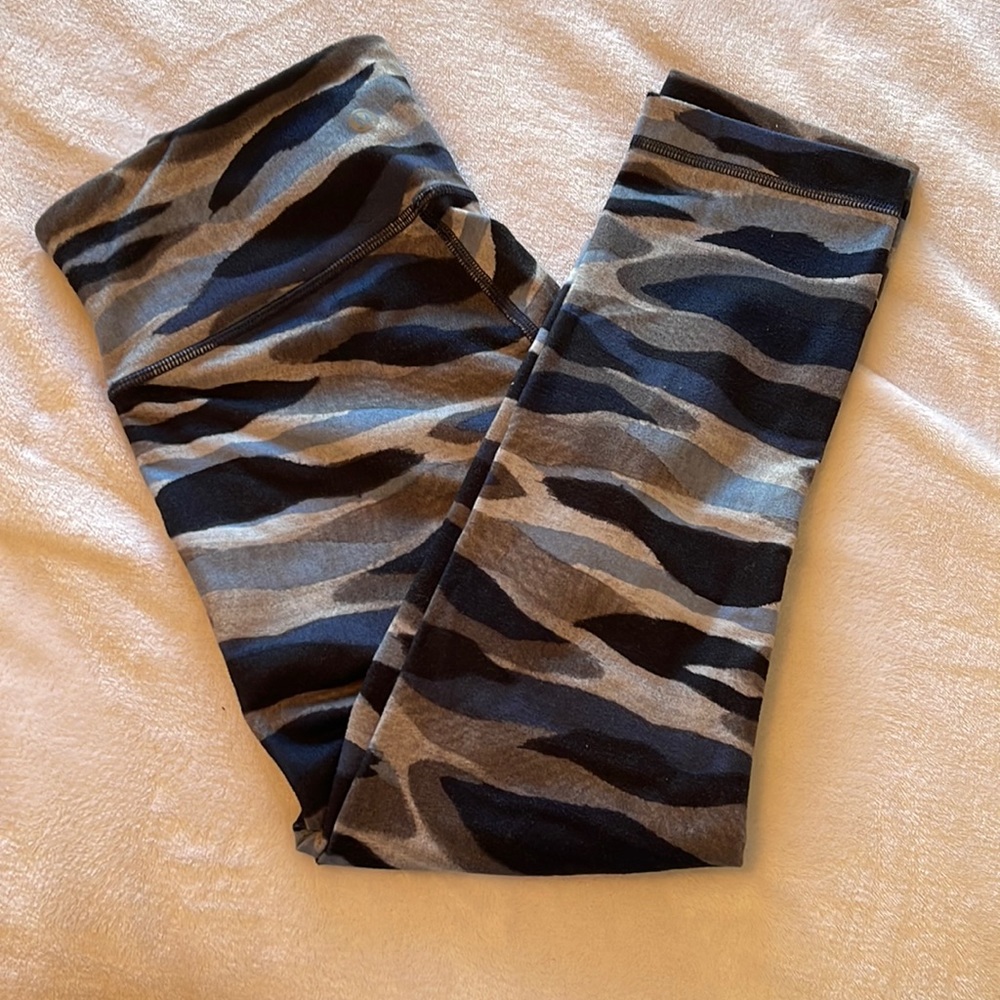 Lululemon cropped leggings